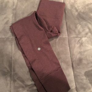 lululemon cropped burgundy ribbed leggings